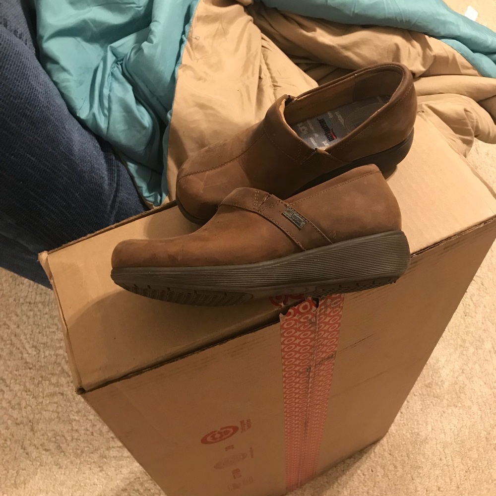 Dansko Grey’s Anatomy Leather Clogs